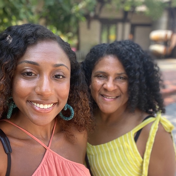 Meet your Posher, Janice - Picture 1 of 1